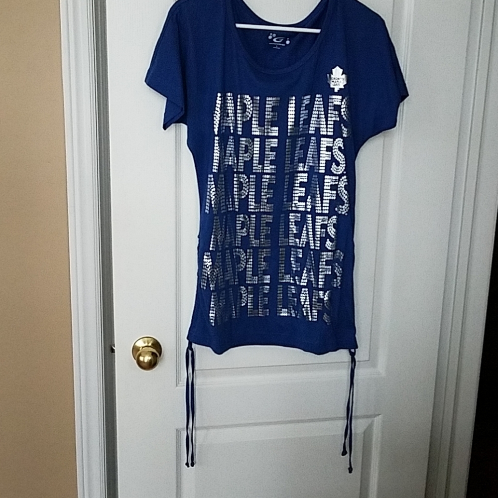 NWOT LEAF SHIRT LADIES
